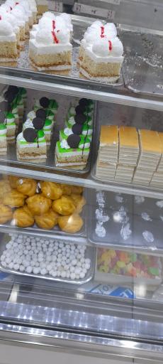 عکس شیرینی سرای چاکلیت نورانی