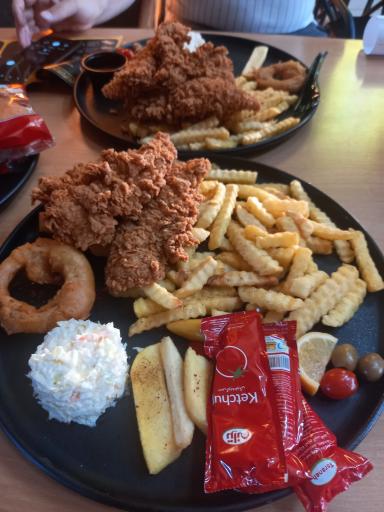 عکس برگرهای تخصصی لاویا مرودشت