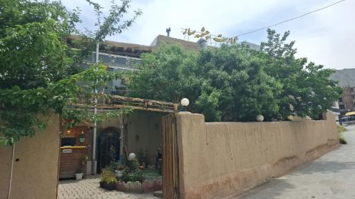 عکس عمارت مجلل چشمه سار