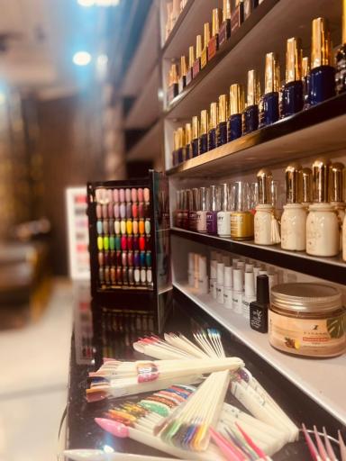 عکس سالن زیبایی لاک