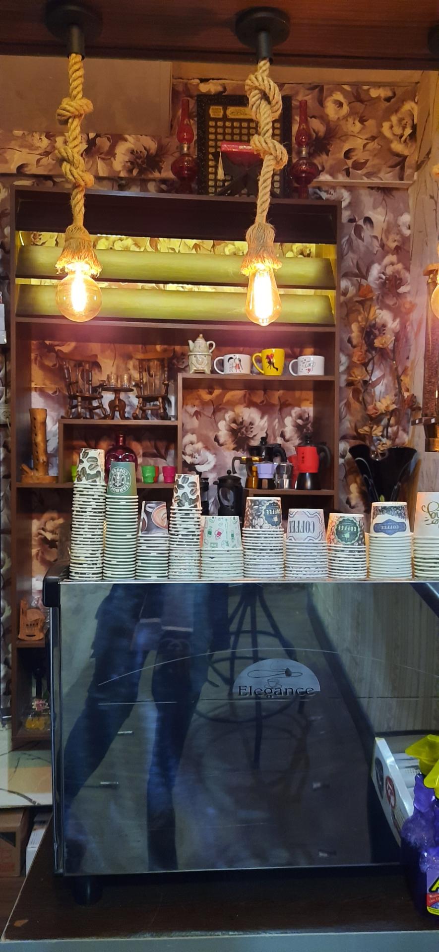 عکس کافه بازار