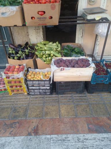 عکس میوه فروشی حاجی ارزونی