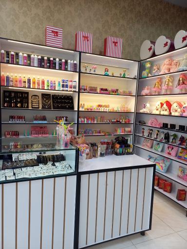 عکس فروشگاه آرایشی و بدلیجات نلین 