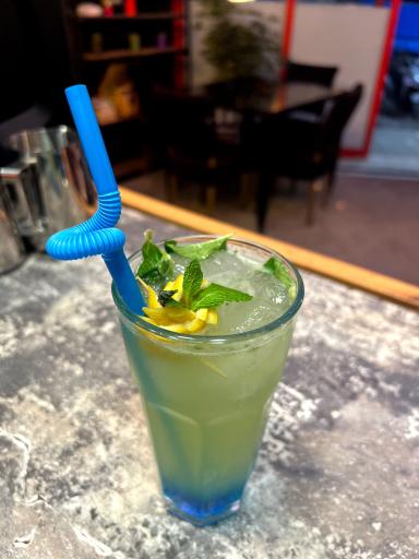 عکس کافه مون لانژ