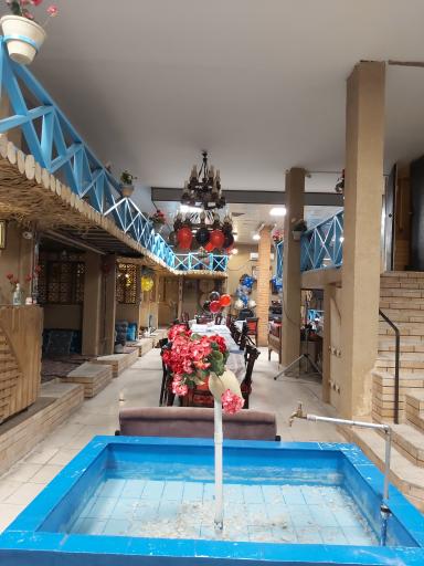 عکس کافه رستوران کوتاه قامتان ( نانیسم)