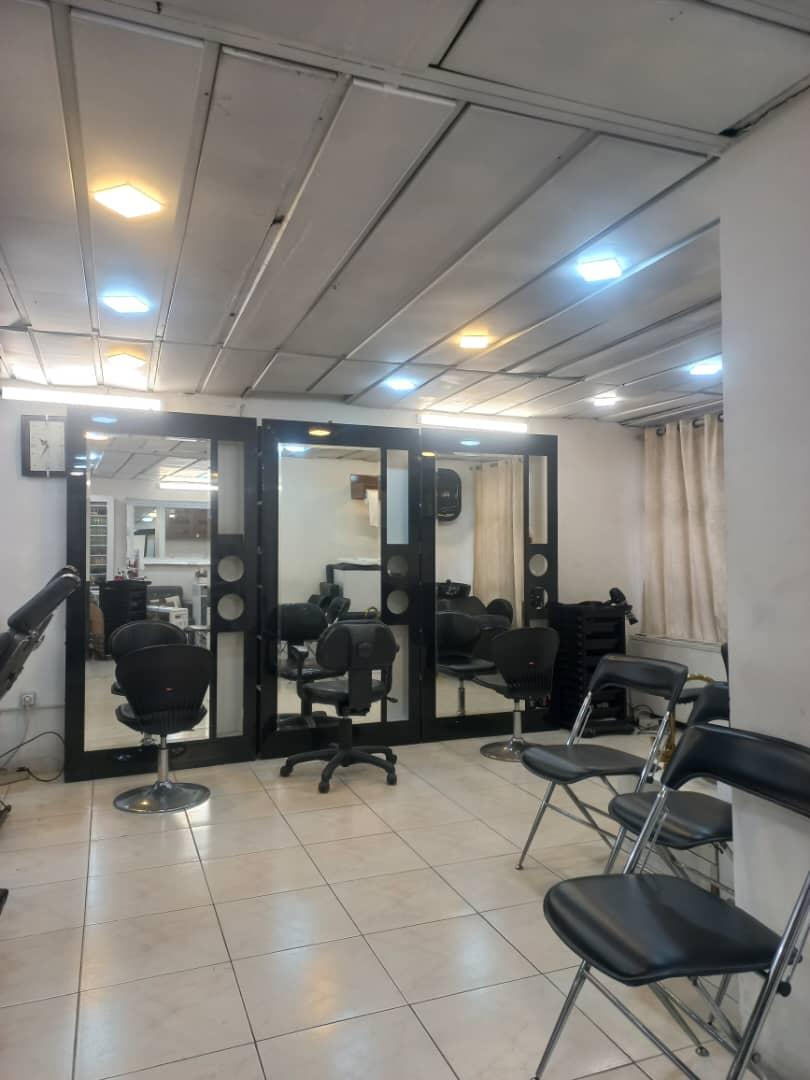 عکس آرایشگاه زنانه فروزان