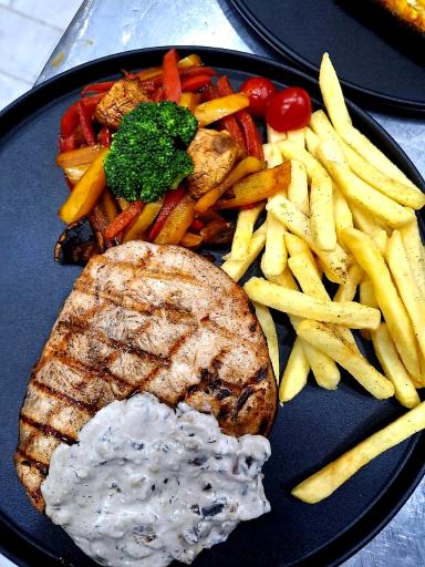 آشپزخانه غلام خیبرگیر