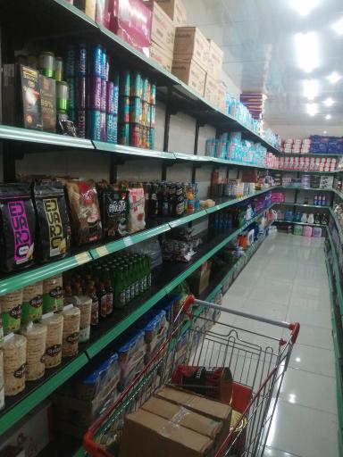 عکس هایپر حمایتی خانواده 