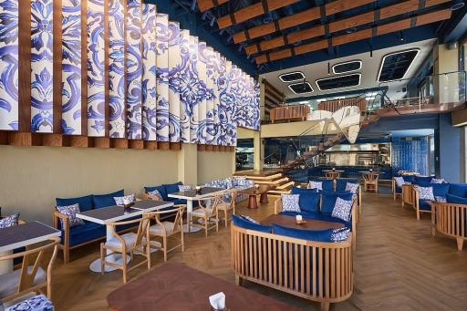 عکس کافه خرس سیاه