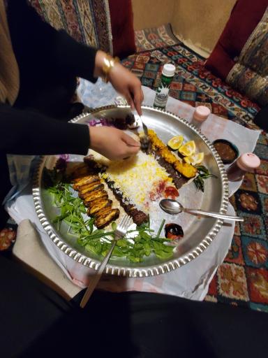 عکس کافه رستوران کوتاه قامتان ( نانیسم)