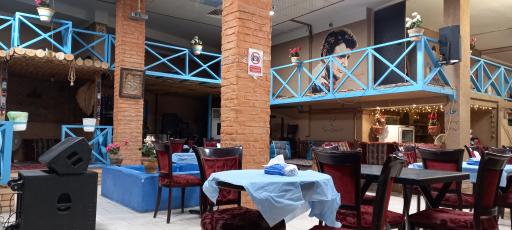 عکس کافه رستوران کوتاه قامتان ( نانیسم)