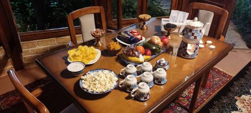 عکس باغ و رستوران طهرون