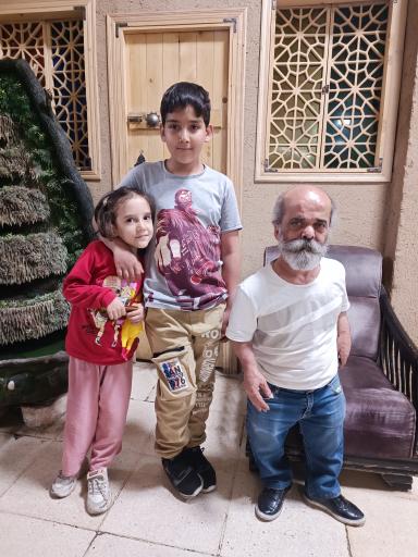 عکس کافه رستوران کوتاه قامتان ( نانیسم)