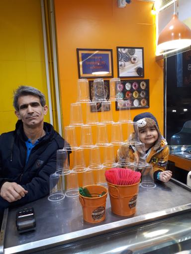 عکس پیراشکی و آبمیوه بستنی حضرتی