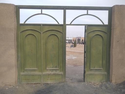 عکس درب ورودی پشت مزار
