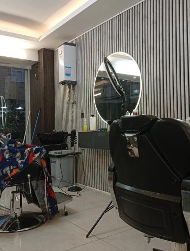 عکس پیرایش سناتور