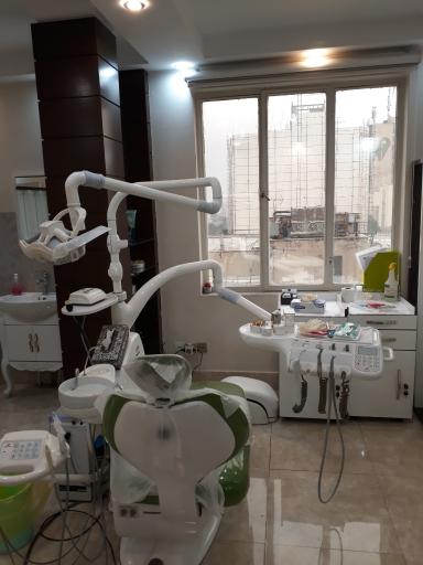 عکس کلینیک تخصصی دندانپزشکی بهبود