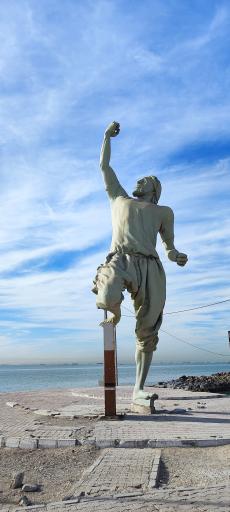 عکس مجسمه ناخدا جلال