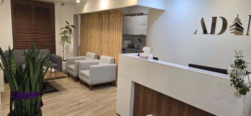 عکس مشاورین املاک آدان