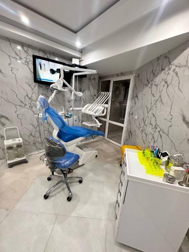 مطب دندانپزشکی دکتر مهرناز اخوت فرد 