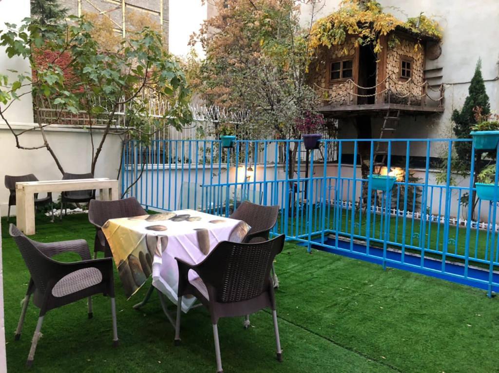 عکس موسسه خیریه دنیای بنفشه های شمیران