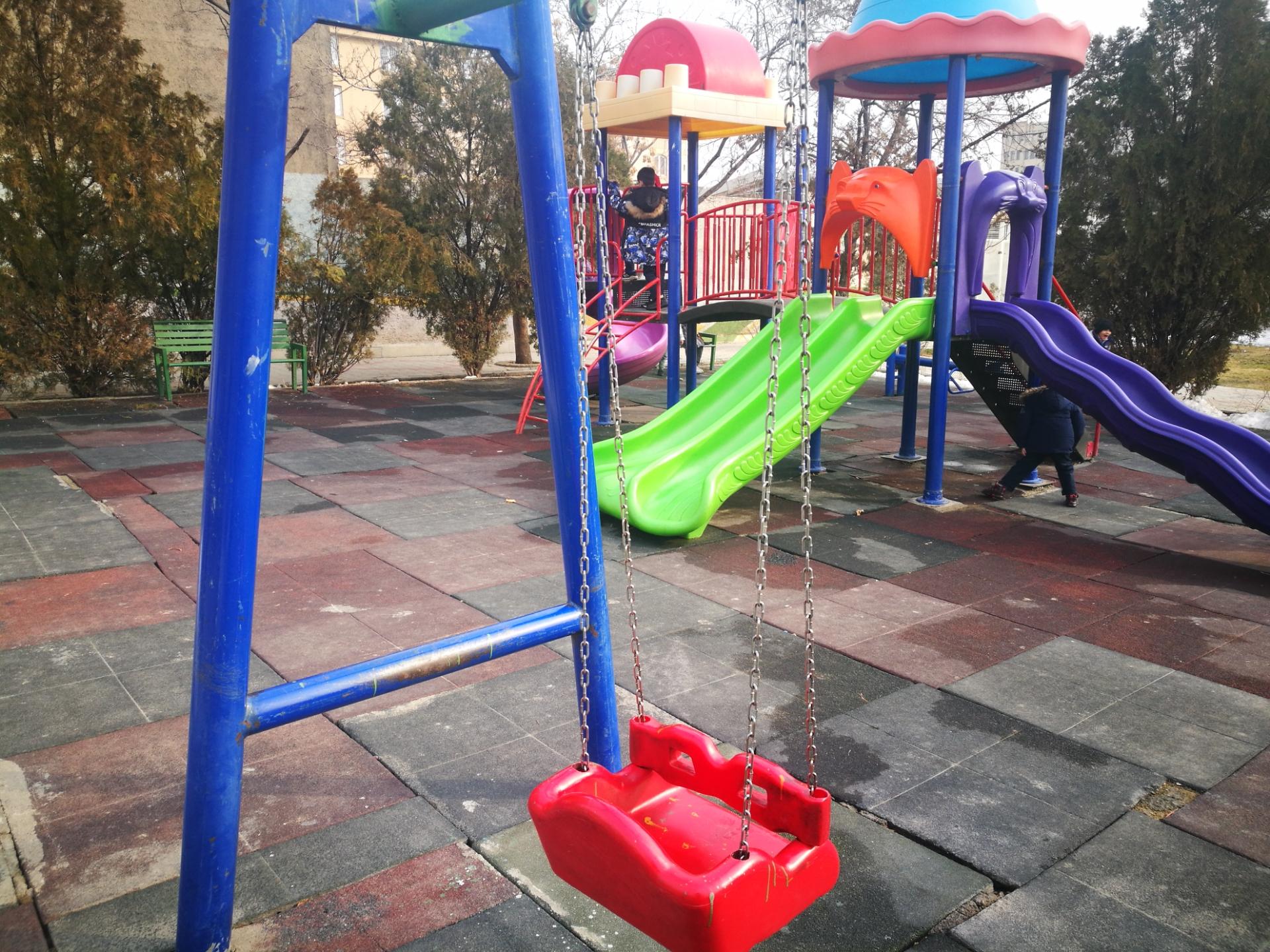 عکس زمین بازی کودکان