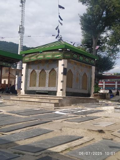 عکس امامزادگان آقا پِلاسید و آقا بسمل