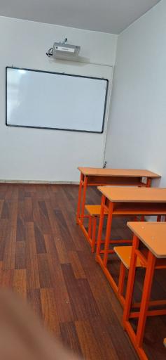 عکس دبستان پسرانه آوید