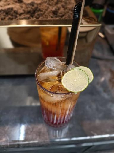 عکس کافی‌شاپ آمیس