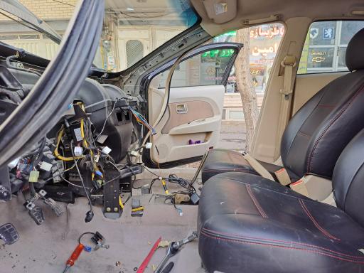 عکس خدمات برق خودرویی امین باتریسازی