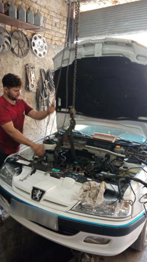 عکس تعمیرگاه مکانیکی فرزاد