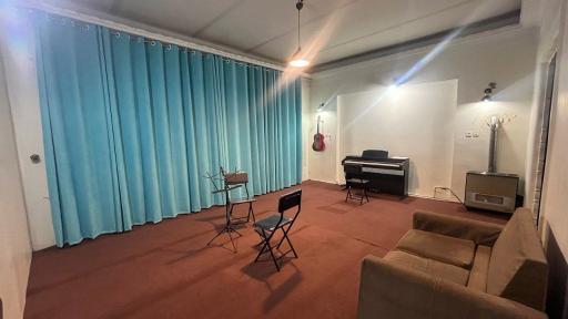 عکس کافه موسیقی فرامرز