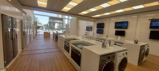 عکس فروشگاه زنجیره‌ای اسنوا شعبه هفده شهریور