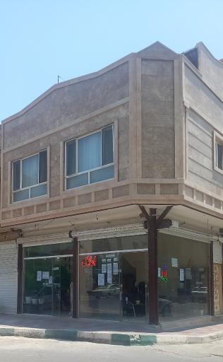 عکس مشاور املاک‌ فرزین