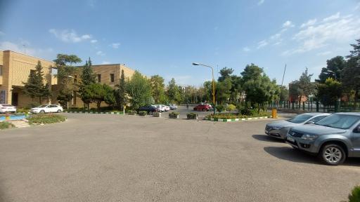 عکس دانشکده مدیریت دانشگاه تهران