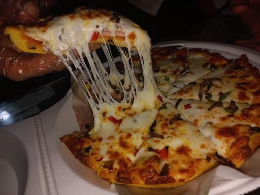 عکس پیتزا ساندویچ و مرغ بریان یک وقت خوش 