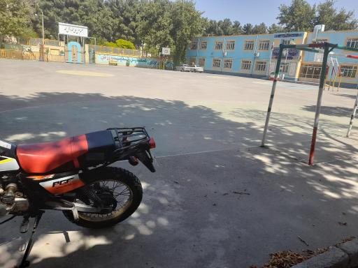 دبیرستان شاهد امام (ره)