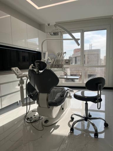 مرکز تخصصی ایمپلنت (دکتر آرش غفوری)