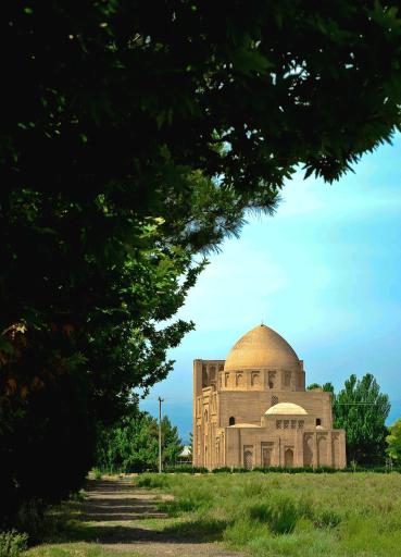 عکس بنای هارونیه