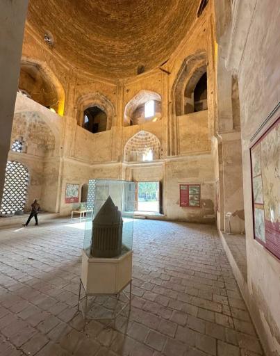 عکس بنای هارونیه