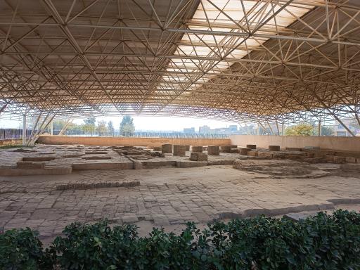 عکس بنای هارونیه