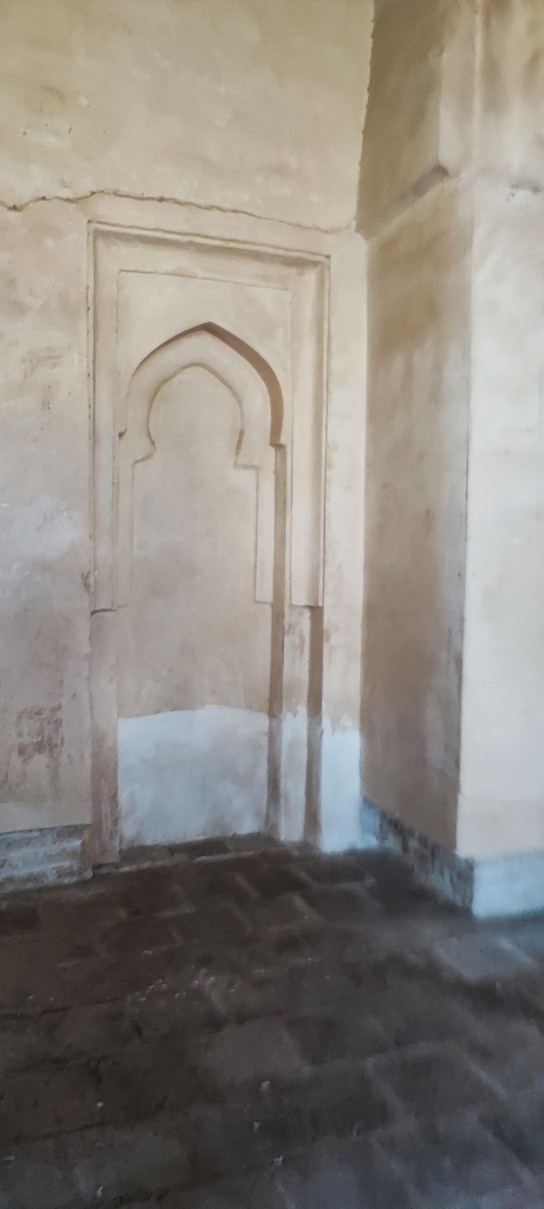 عکس بنای هارونیه