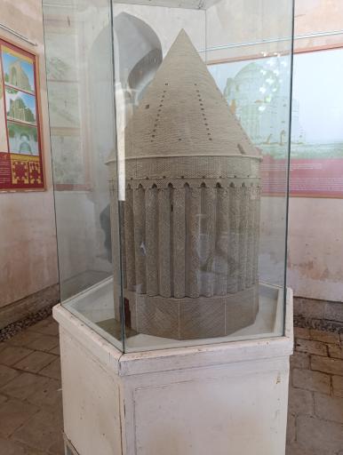عکس بنای هارونیه