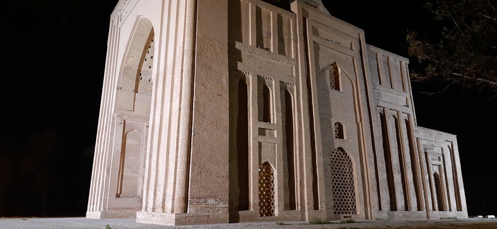 عکس بنای هارونیه