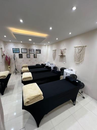 عکس آکادمی اکستنشن مژه و ابرو عسل دانش 