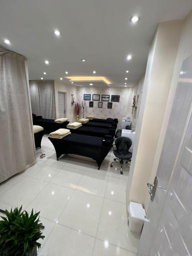 عکس آکادمی اکستنشن مژه و ابرو عسل دانش 