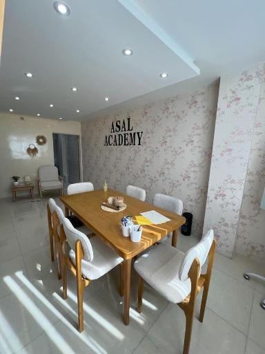 عکس آکادمی اکستنشن مژه و ابرو عسل دانش 