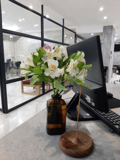 عکس سالن زیبایی فرزانه ابریشمی