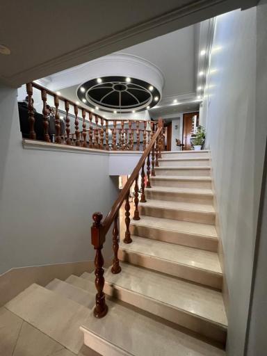 عکس سالن زیبایی و آموزشگاه سمیرا نیکوسخن