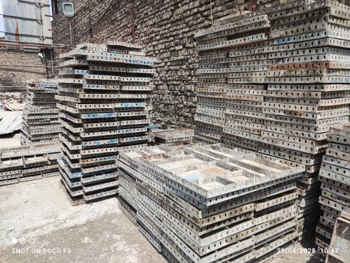 عکس قالب فلزی و لوله داربست حسینی و پورشافعی